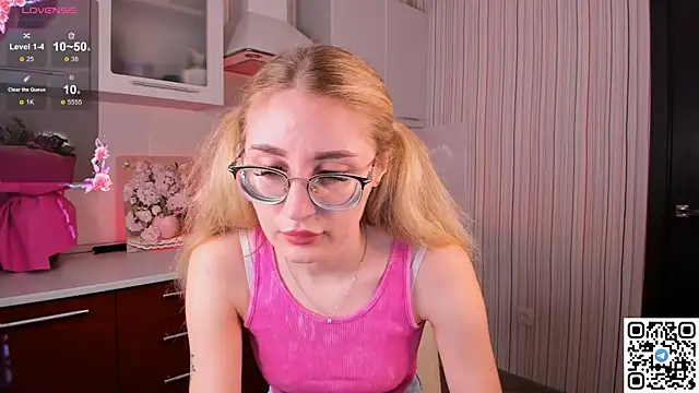 Snapshot of LivyyBossom chatting on 02.08.25 LivyyBossom online show from 02.08.25