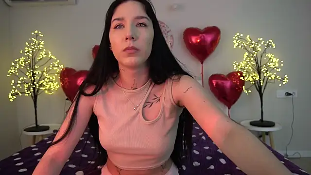 Snapshot of NikkiGoldSide chatting on 02.17.25 NikkiGoldSide online show from 02.17.25