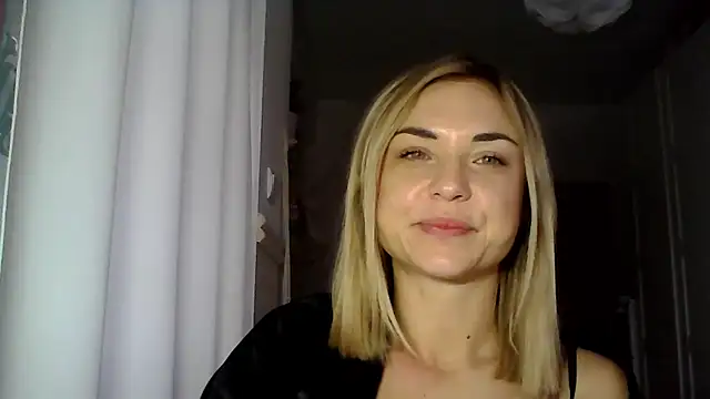 Snapshot of ashley_xlove chatting on 12.10.24 ashley xlove online show from 12.10.24