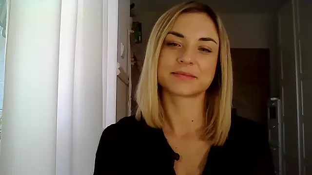 Snapshot of ashley_xlove chatting on 12.18.24 ashley xlove online show from 12.18.24