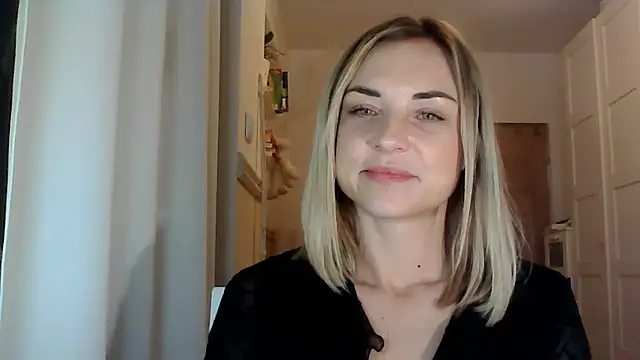 Snapshot of ashley_xlove chatting on 12.18.24 ashley xlove online show from 12.18.24