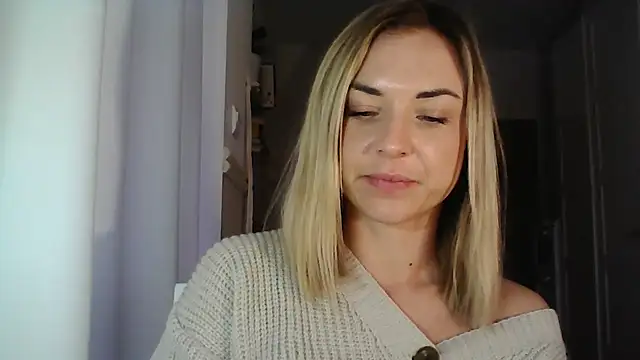 Snapshot of ashley_xlove chatting on 01.08.25 ashley xlove online show from 01.08.25