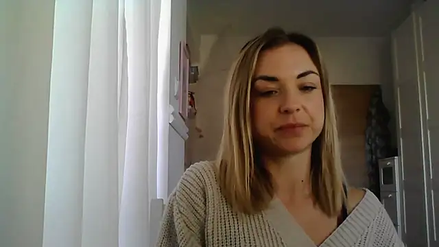 Snapshot of ashley_xlove chatting on 03.10.25 ashley xlove online show from 03.10.25