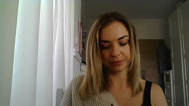 Snapshot of ashley_xlove chatting on 03.17.25 ashley xlove online show from 03.17.25