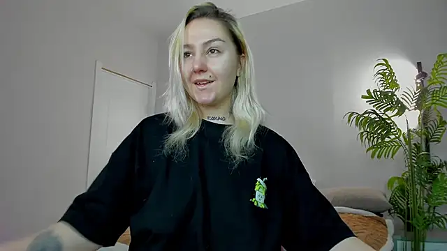 Debbie Taylor online show from 11.22.25