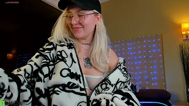 Debbie Taylor online show from 04.18.26