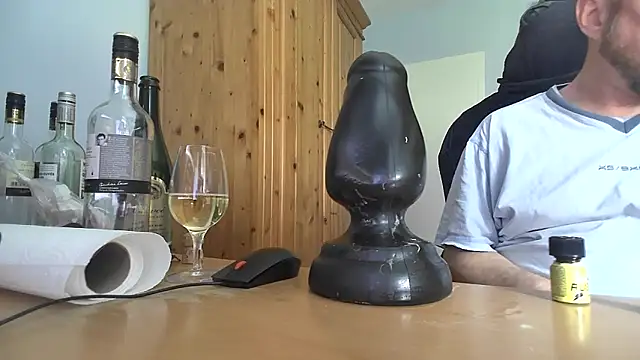 Snapshot of Tom_PP_cgn chatting on 05.14.26 Tom PP cgn online show from 05.14.26