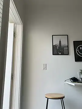 Snapshot of miamiworld chatting on 12.18.24 miamiworld online show from 12.18.24