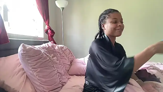 Snapshot of miamiworld chatting on 09.27.25 miamiworld online show from 09.27.25