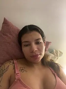 Snapshot of adop_me__ chatting on 02.20.25 adop me   online show from 02.20.25