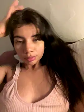 Snapshot of adop_me__ chatting on 10.12.25 adop me   online show from 10.12.25