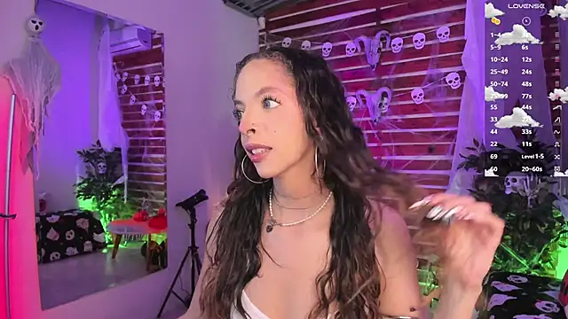 Sapphire Venuss online show from 10.23.25