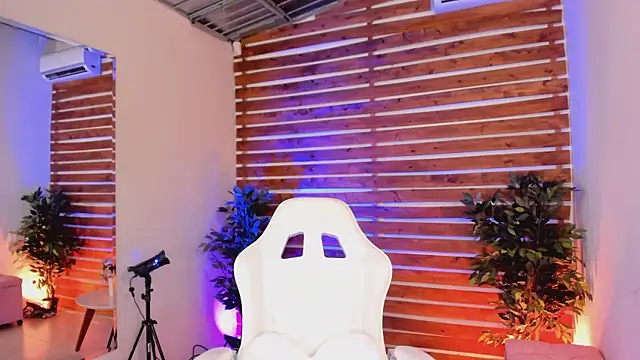 Sapphire Venuss online show from 03.08.26