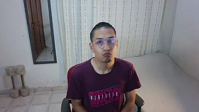 Snapshot of Orionferrer- chatting on 12.15.25 Orionferrer- online show from 12.15.25