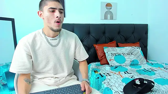 Snapshot of PhilipRich chatting on 12.10.24 PhilipRich online show from 12.10.24