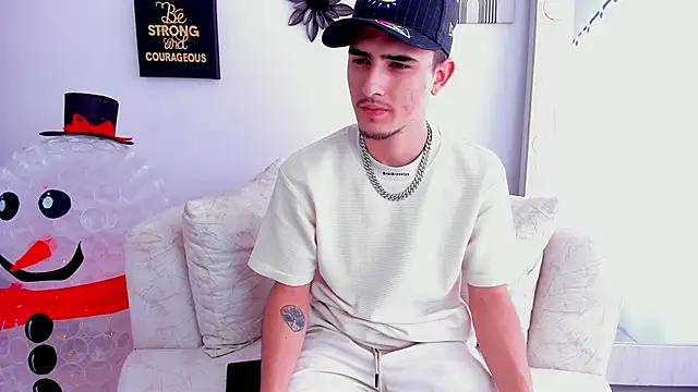 Snapshot of PhilipRich chatting on 12.16.24 PhilipRich online show from 12.16.24