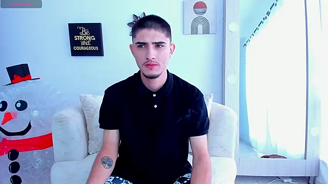 Snapshot of PhilipRich chatting on 12.21.24 PhilipRich online show from 12.21.24