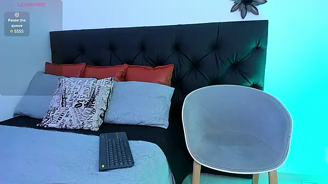 Snapshot of PhilipRich chatting on 02.09.25 PhilipRich online show from 02.09.25