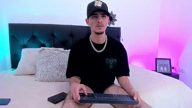 Snapshot of PhilipRich chatting on 03.14.25 PhilipRich online show from 03.14.25