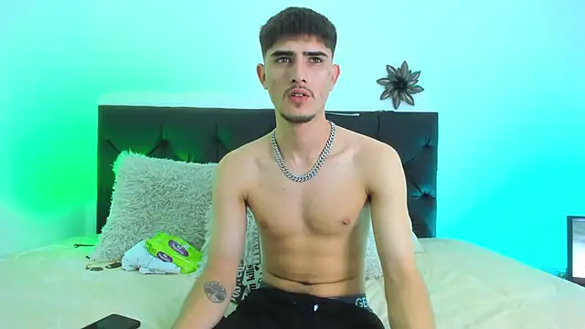 Snapshot of PhilipRich chatting on 03.20.25 PhilipRich online show from 03.20.25