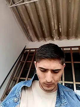 Snapshot of PhilipRich chatting on 10.10.25 PhilipRich online show from 10.10.25