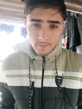 Snapshot of PhilipRich chatting on 10.27.25 PhilipRich online show from 10.27.25