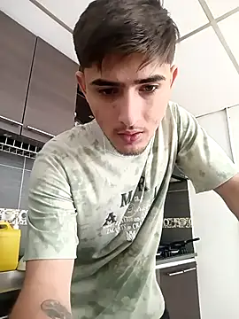 Snapshot of PhilipRich chatting on 10.28.25 PhilipRich online show from 10.28.25