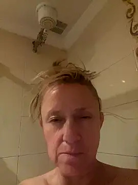 Snapshot of issa_soto_ chatting on 09.30.25 issa soto online show from 09.30.25