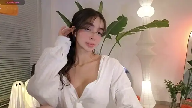 Siny Moore online show from 10.14.25