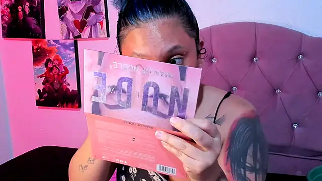 Snapshot of Mila_nixon02 chatting on 04.25.26 Mila nixon02 online show from 04.25.26