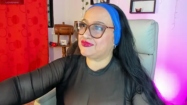 Gia Nahomi online show from 03.04.26