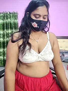 Snapshot of Hot_Maleka chatting on 10.21.25 Hot Maleka online show from 10.21.25