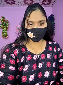 Snapshot of Hot_Maleka chatting on 11.10.25 Hot Maleka online show from 11.10.25