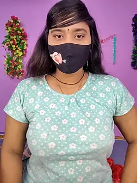 Snapshot of Hot_Maleka chatting on 12.01.25 Hot Maleka online show from 12.01.25