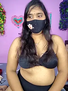 Snapshot of Hot_Maleka chatting on 12.01.25 Hot Maleka online show from 12.01.25