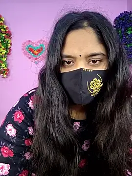 Snapshot of Hot_Maleka chatting on 12.15.25 Hot Maleka online show from 12.15.25