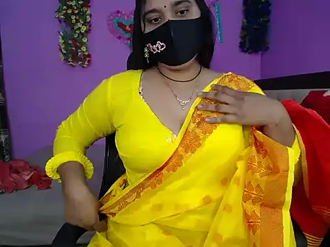 Hot Maleka online show from 12.23.25