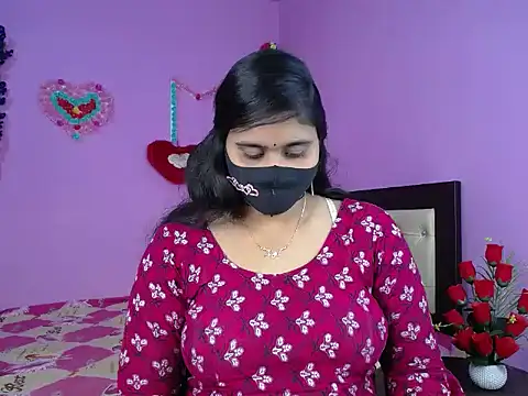 Hot Maleka online show from 02.19.26