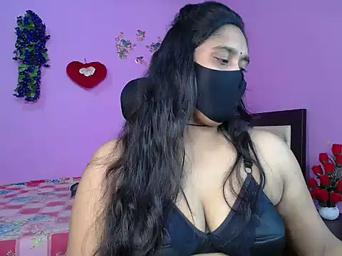 Hot Maleka online show from 04.18.26