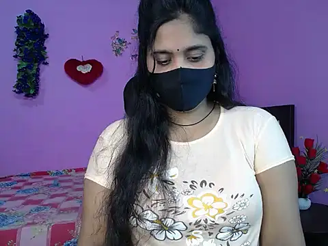 Hot Maleka online show from 04.19.26