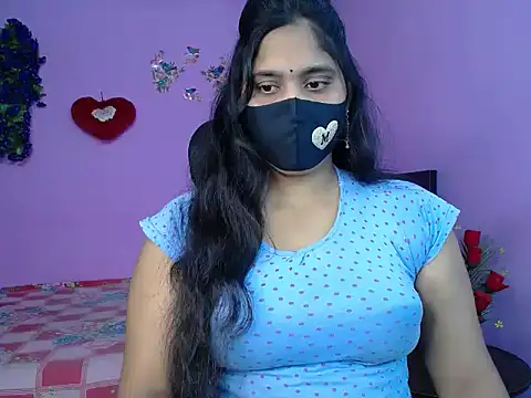 Hot Maleka online show from 04.28.26