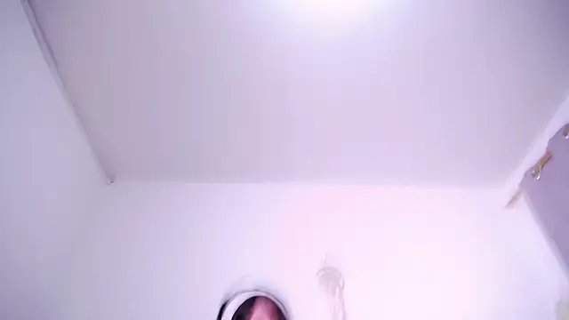 Snapshot of Vicky_Love_ chatting on 02.21.25 Vicky Love online show from 02.21.25