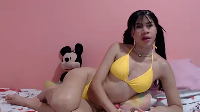 Snapshot of Vicky_Love_ chatting on 11.08.25 Vicky Love online show from 11.08.25