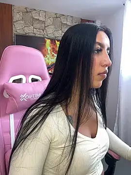 Tamara Roberts1 online show from 01.15.25