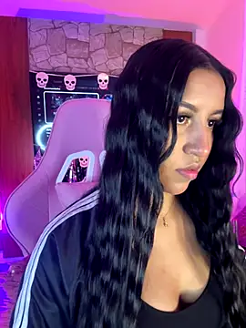 Tamara Roberts1 online show from 10.20.25