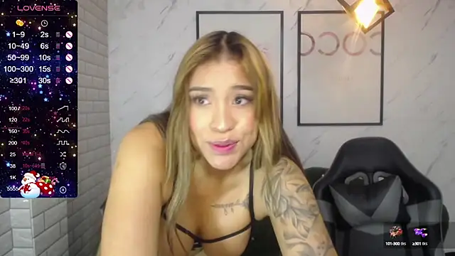 Snapshot of _Charlotte_v chatting on 01.04.25 Charlotte v online show from 01.04.25