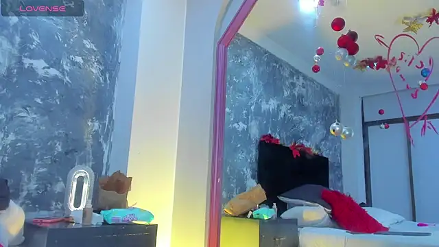 Snapshot of AuroraRojas chatting on 01.08.25 AuroraRojas online show from 01.08.25