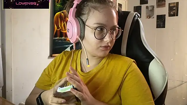 JacyWinslat online show from 10.15.25