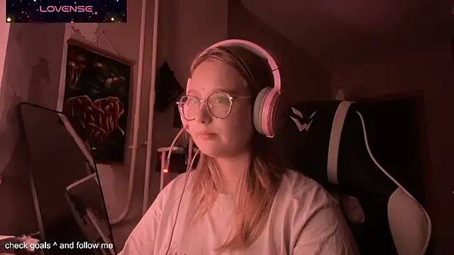 JacyWinslat online show from 11.14.25