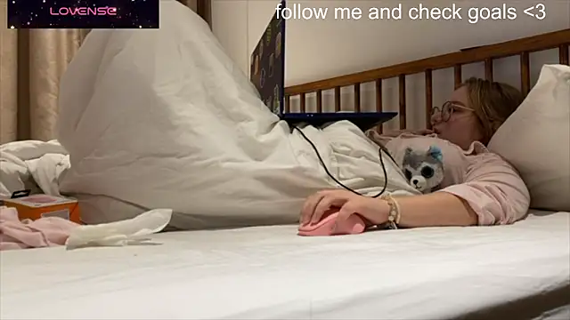 JacyWinslat online show from 12.18.25